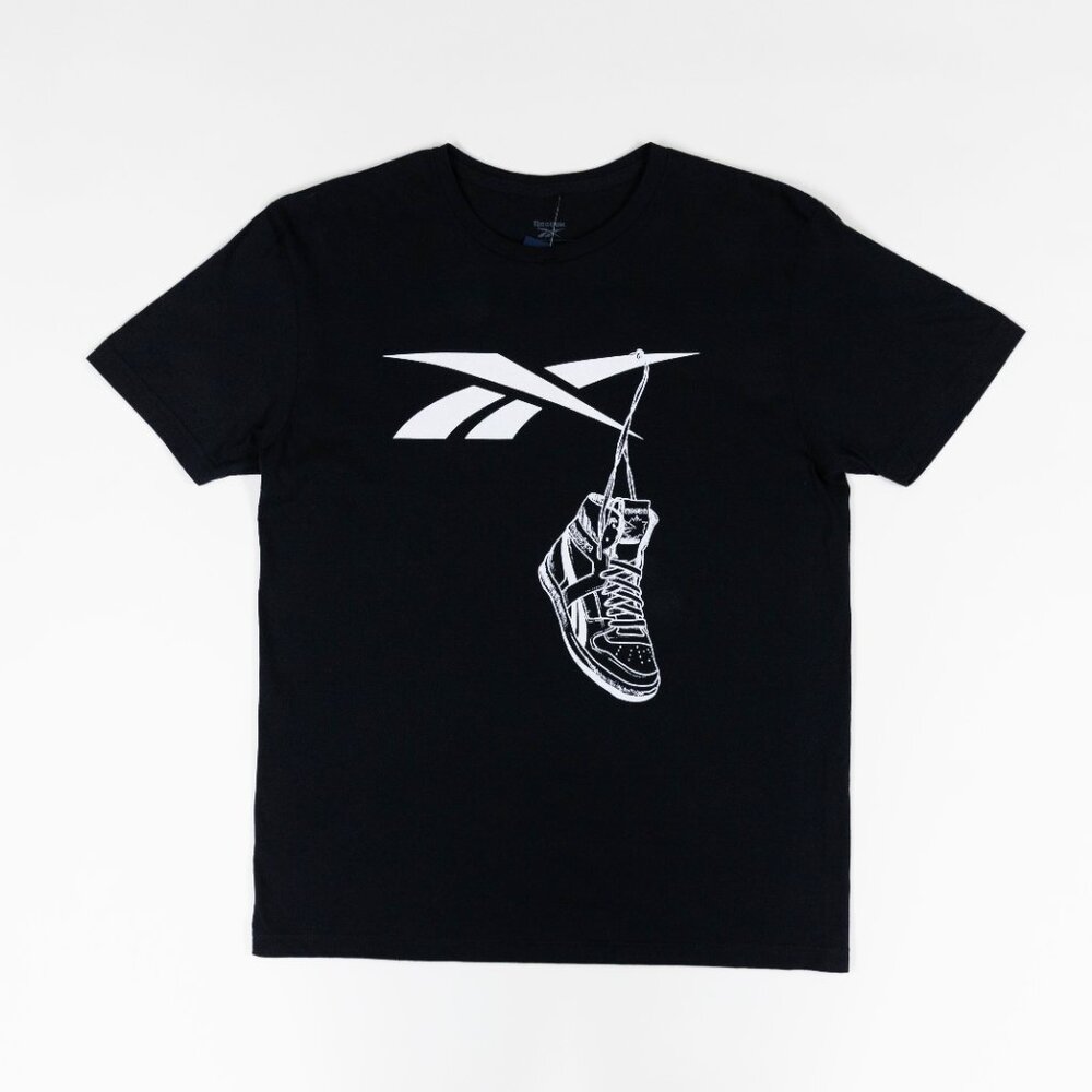 Reebok Men Practice Logo Sneaker Graphic T-Shirt Black Size M